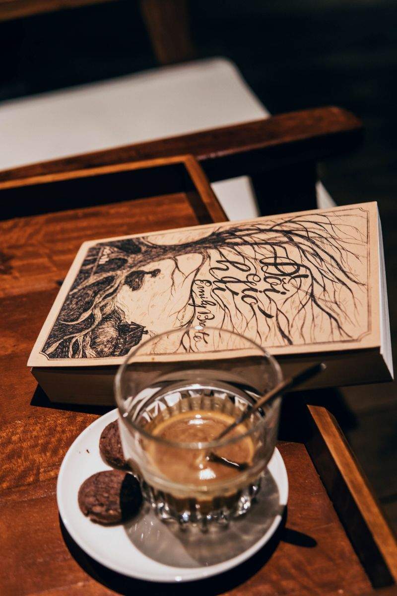 Buchcafé Seitenklang 4