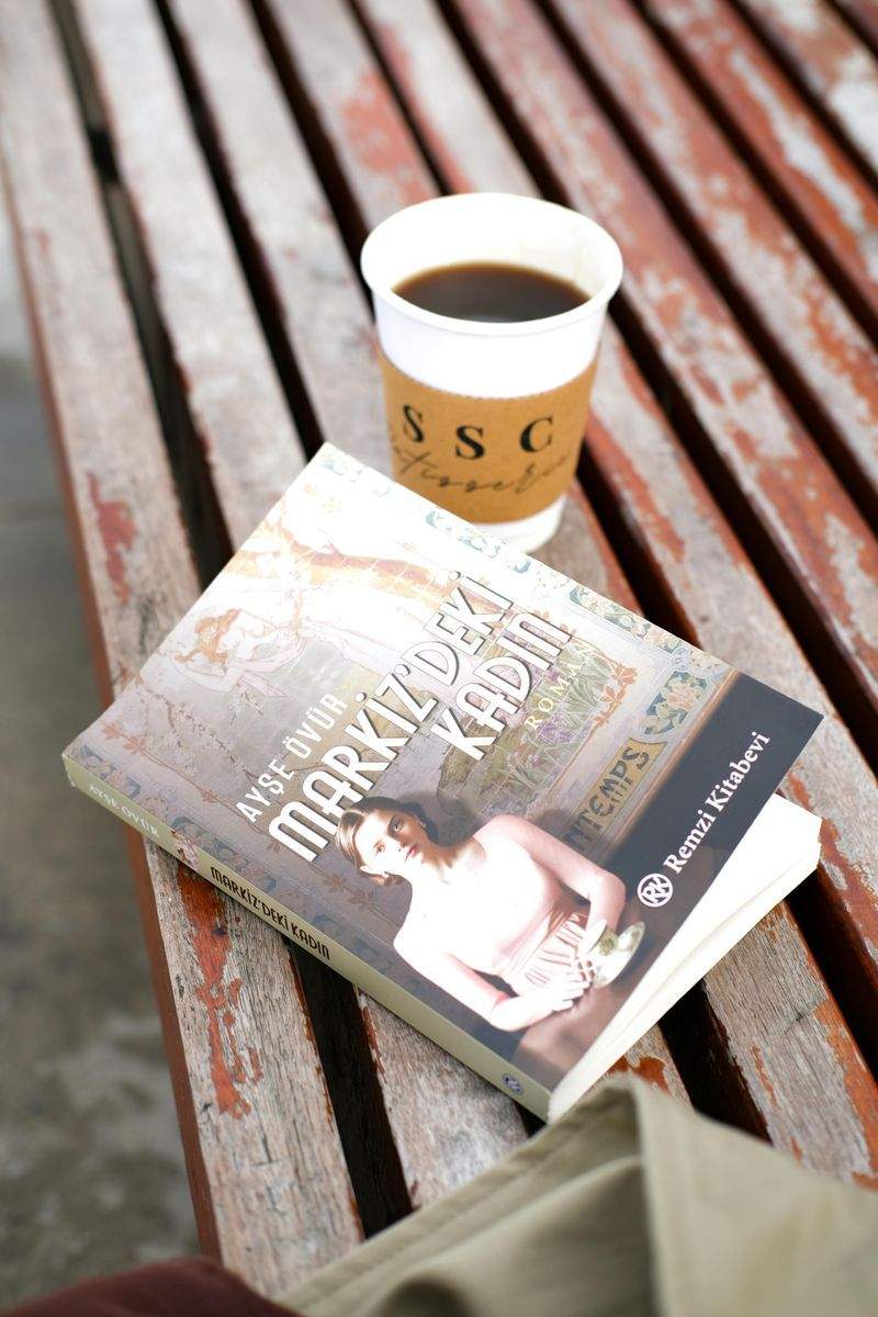 Buchcafé Seitenklang 6